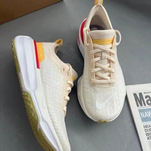 나이키 인빈서블 런 3 크림 우먼스 DR2660 201 154860482