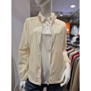 올포유 [하프클럽] 여성-얇고 부드러운 터치감의 경량 소재 펀칭 디테일 살짝 슬림라인 바람막이 점퍼-WQJO3161