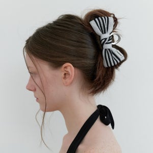 [카인더베이비] stripe ribbon claw - glitter