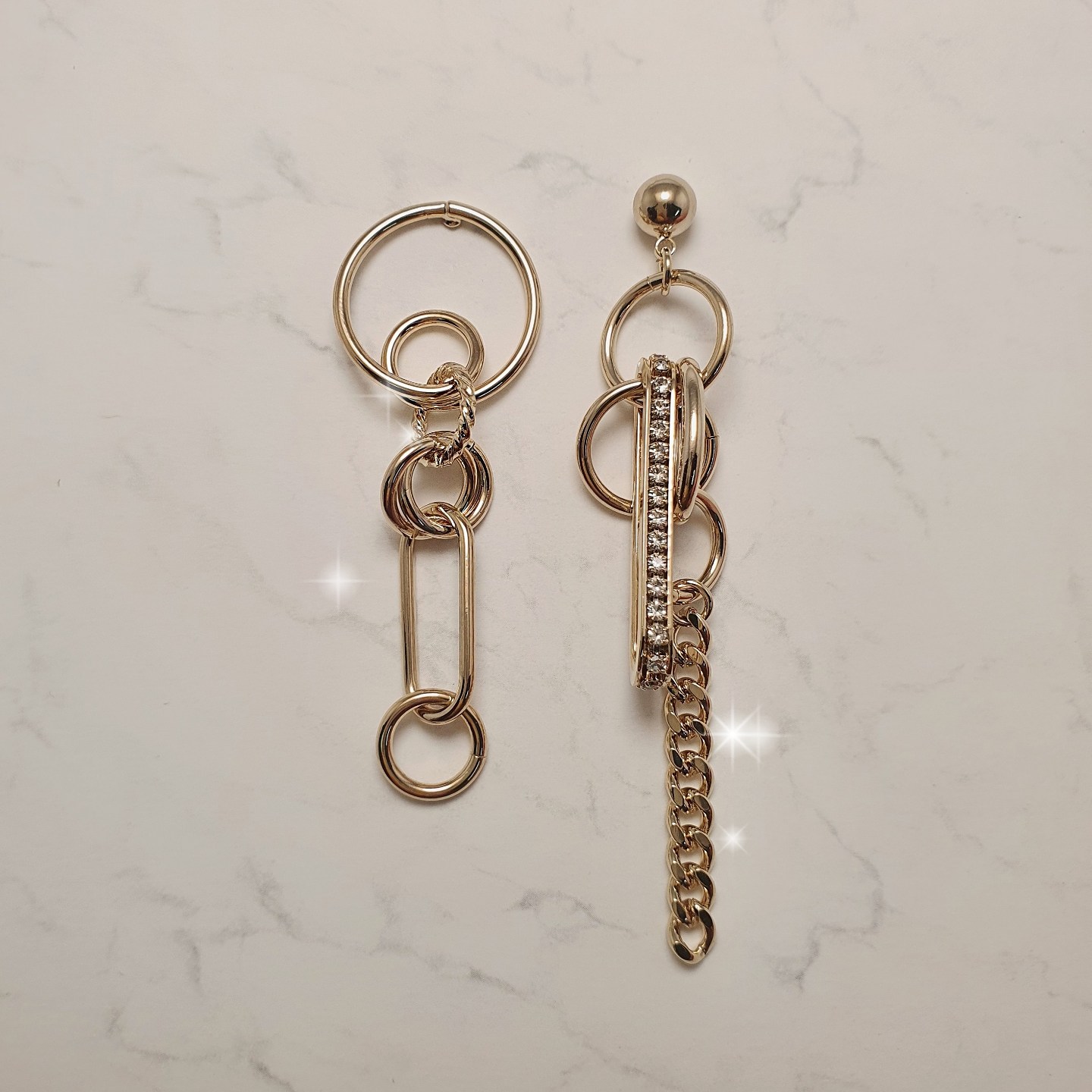 Urban Gold Rings and Chains 모던 언발 볼드 귀걸이