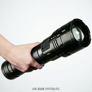 이 높은 루멘 손전등은 USB 충전을 지원하며, 3600mAh 고용량 배터리를 특징으로 하며, IP44 보호 등급을 갖추고 있으며, 어깨 스트랩이 함께 제공됩니다. 야외 활동,