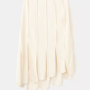 망고 미드 라이즈 비대칭 플리츠 미디 스커트 베이지 Mid Rise Asymmetric Pleated Midi Skirt, Beige 115183372 155811341