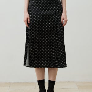 [아리] TINY DOT SLIT SKIRT / BLACK