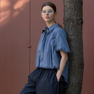 [티케비] 신상품_VOLUME GLOSS BLOUSE BLUE