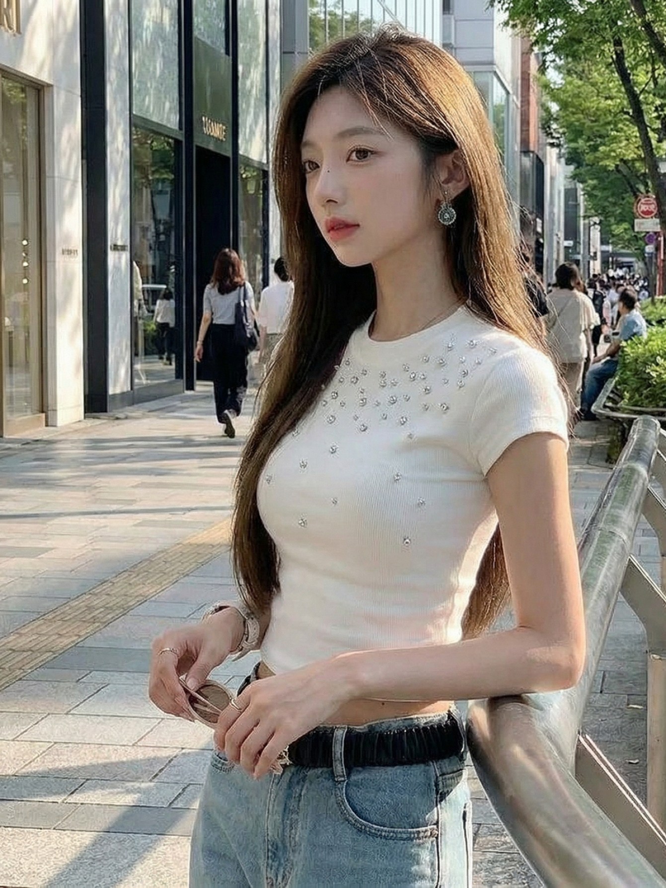 여성용 비즈 진주 스터드 장식 슬림핏 골지 반팔 니트 크롭 탑 블랙 컬러 트렌디한 데일리 데이트룩 파티룩 하객룩 섹시한 포인트 상의 부드러운 신축성 좋은 여름 니트 화이트 S