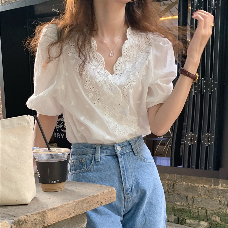 펀칭 랩 플라워자수 크롭 퍼프소매 여성블라우스