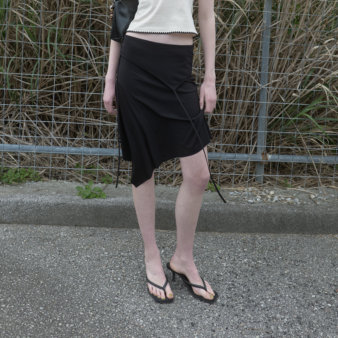 기준 Asymmetric Jersey Skirt 262wbtskm03bk