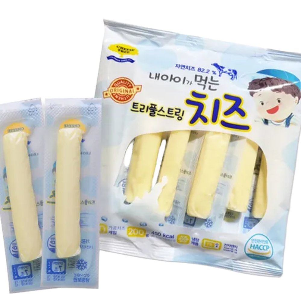 호떡당이 한 내아이가 먹는 치즈 스트링치즈