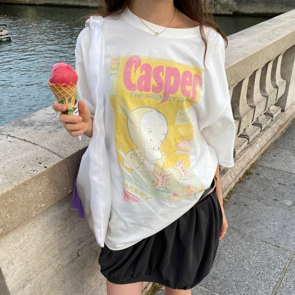 럭키슈에뜨 Casper Graphic Loose Fit Short Sleeve T-Shirt
