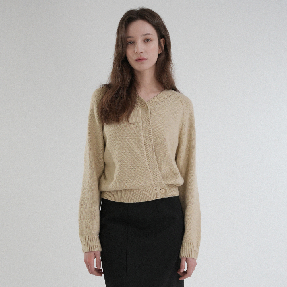 [블레티] V-neck Button Wrap Knit Cardigan (Beige)