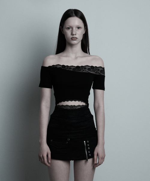 [일리오] Black Lace Off-shoulder top 26TO010BK