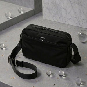 [헤지스 액세서리] [HATCH-BAG] 블랙 나일론 크로스백 HJBA6F345BK