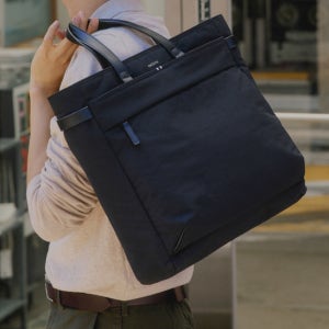 [헤지스 액세서리] [HATCH-BAG] 블랙 나일론 토트백 HJBA6F330BK