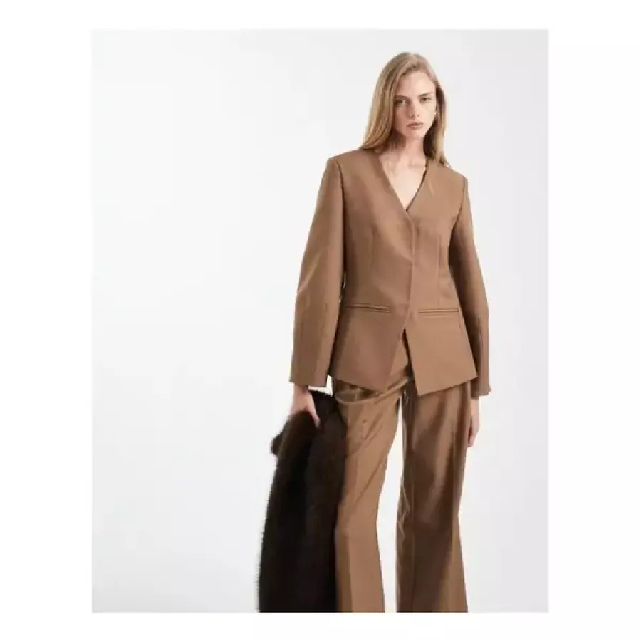 4th Reckless 여성 블레이저 자켓 tailored collarless cinched waist cocoon sleeve camel part o