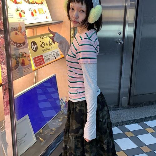 매장 YOUHEE 유희 CAMO TIERED LAYERED MIDI SKIRT KHAKI