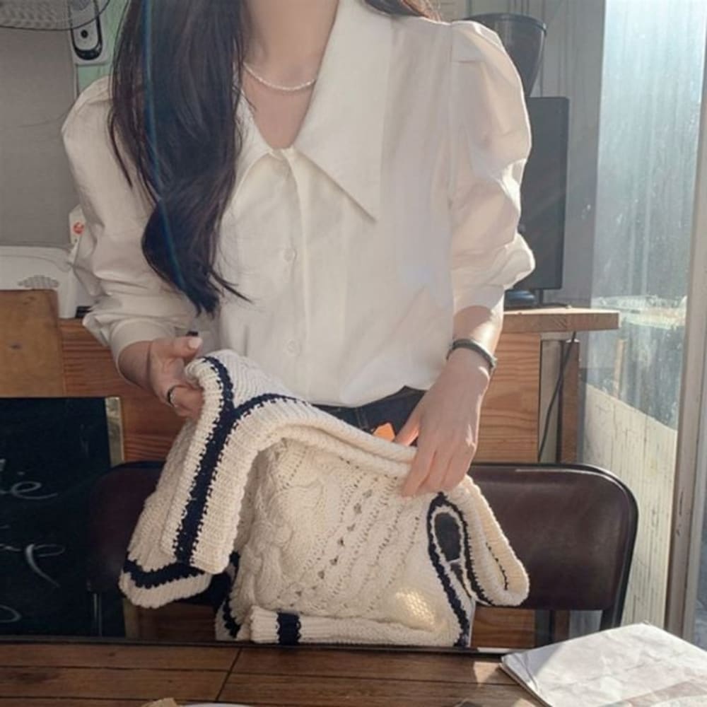 퍼프소매 벌룬핏 화이트 셔츠 블라우스
