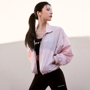 [고윤정 착장] 하이커 크롭 여성 바람막이