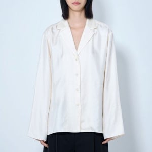 토템 26 FW 토템 모노그램 패턴 릴렉스핏 실크 파자마 셔츠 화이트 263 WRT0881 FB0704 055