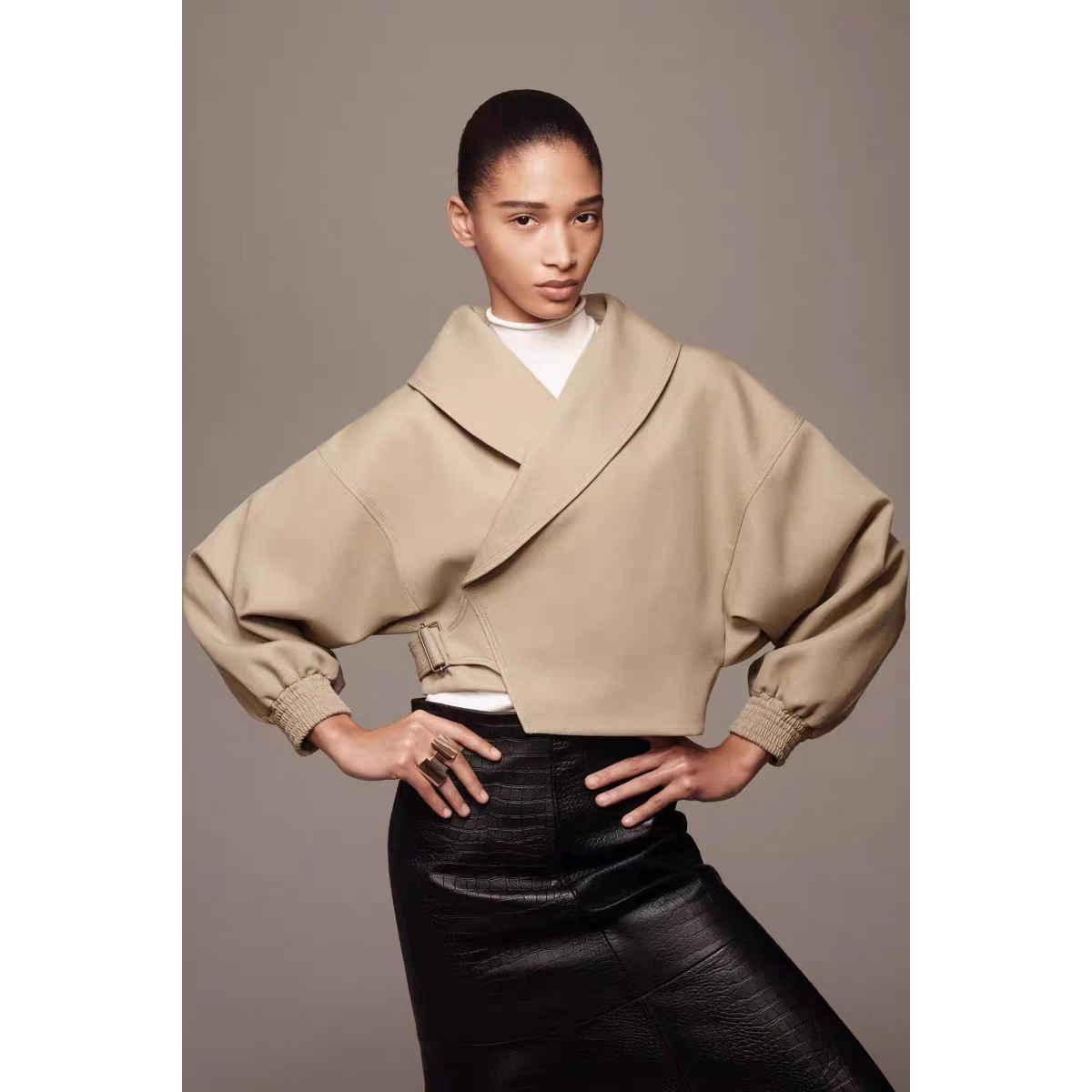 ZARA 여성 베이지 크롭 랩 버클 재킷 s