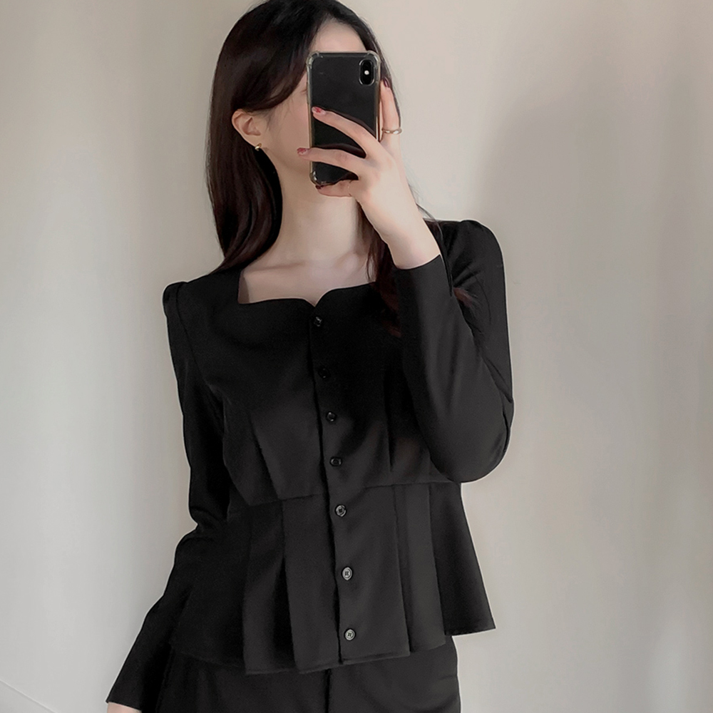 리리앤코 헨로드아 스판 스퀘어넥 핀턱 페플럼 블라우스
