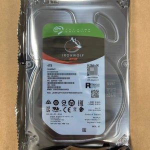 새로운 IronWolf 4TB ST4000VN008 5900RPM 64MB 3.5인치 SATA 내장 하드 드라이브