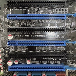 7개의 PCI-E 인터페이스를 갖춘 1366핀 X58 마더보드 P6T7 WS 슈퍼컴퓨터