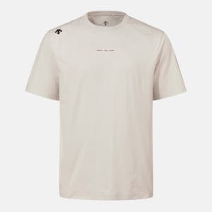 [데상트 공식몰] 남성 백그래픽 오버핏 반팔 티셔츠 SR321TTS78