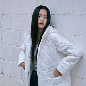 [르꼬끄스포르티브] [온라인단독] 여성 루즈핏 후드 퀼팅 롱 패딩 - 아이보리 QR422JPDO1