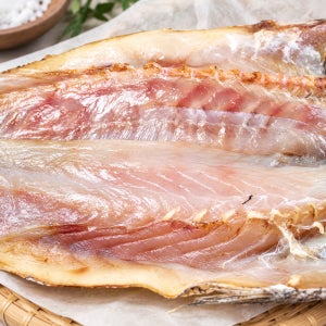 담백한 민어의 감칠맛을 쫀득하게 살린 반건조 민어1미 (230~330g 내외)