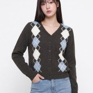 행텐 여성 아가일 니트 가디건_다크브라운