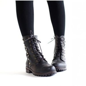 옆라인 장식이 화려한 유니크워커