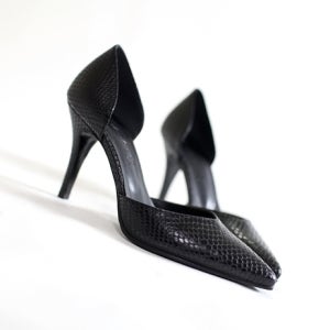 무늬 라인으로 시크한 매력을 더해주는 수제화