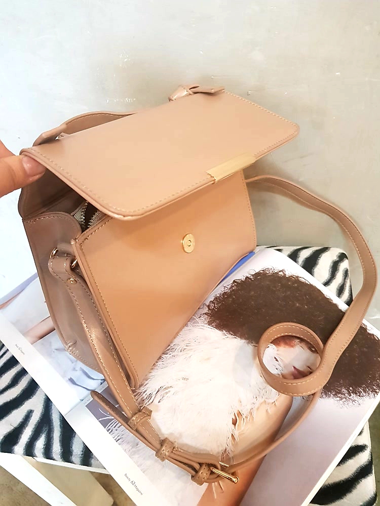 <b><p>Suit Casual Shoulder Bag Jewely Dai Puffy</p></b><b><p>スーツカジュアルショルダーバッグジュエルデイリーショーポベク20女性のバッグ30代</p></b><br /><br /><p align='center'>