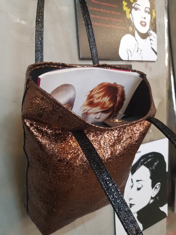 <b><p>Suit Casual Shoulder Bag Jewely Dai Puffy</p></b><b><p>スーツカジュアルショルダーバッグジュエルデイリーショーポベク20女性のバッグ30代</p></b><br /><br /><p align='center'>