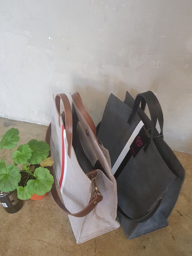 <b><p>Suit Casual Shoulder Bag Jewely Dai Puffy</p></b><b><p>スーツカジュアルショルダーバッグジュエルデイリーショーポベク20女性のバッグ30代</p></b><br /><br /><p align='center'>