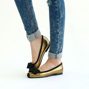 럭셔리 퀄리티 골드블랙 포인트 소가죽 플랫슈즈