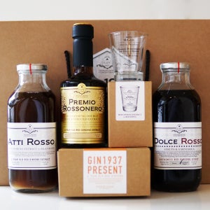 6년근 2026 홍삼선물세트 3호 원액 2병+청+꿀 인절미 절편 말랭이+샷글라스