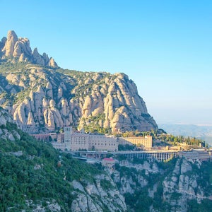 스페인 바르셀로나 몬세라트 시체스 근교 전용 버스투어 여행