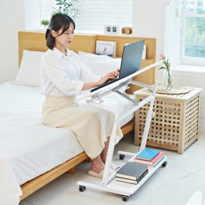 바퀴달린 각도 이동식 간이 쇼파 테이블 미니 침대용 책상 침대 위 높낮이조절 60x40