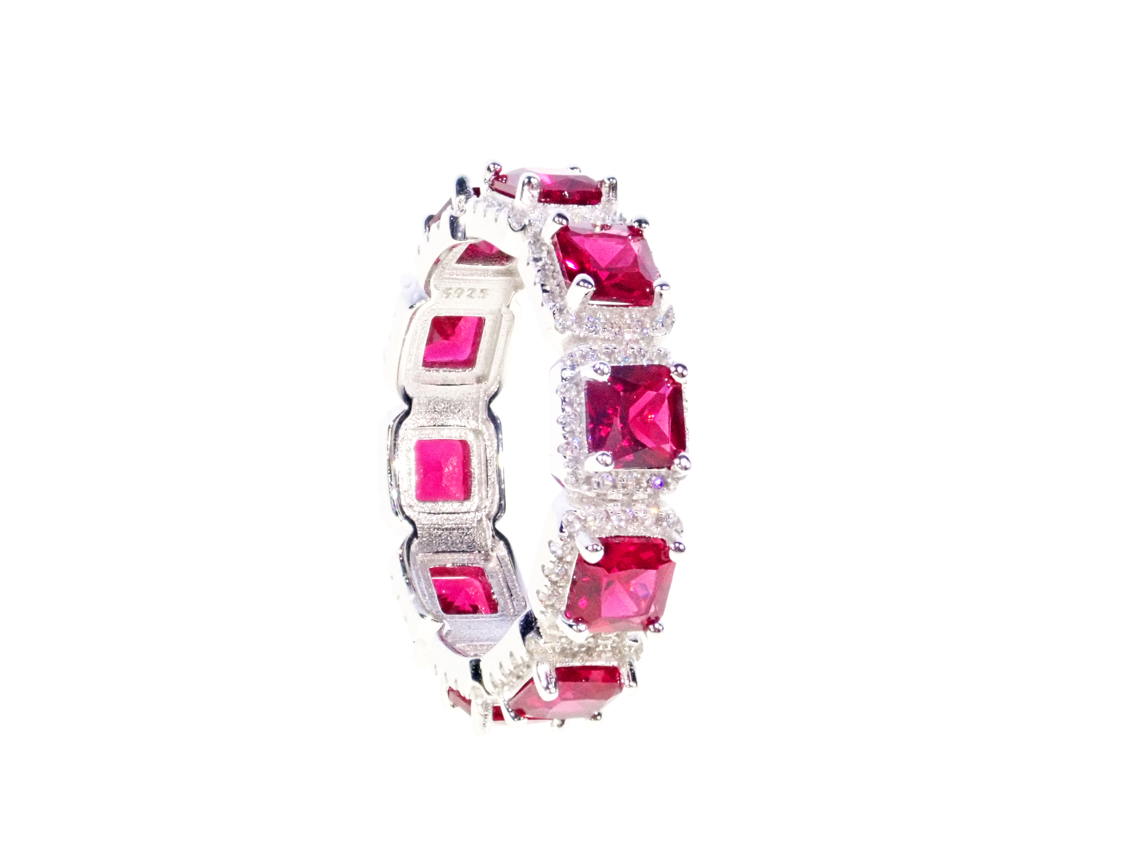 블랙핑크 리사 지수 에스파 카리나 지젤 윈터 반지 착용 - TIKOONZ ICED OUT SILVER 925 ICECUBE RED RING