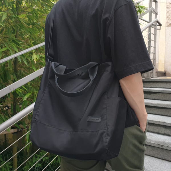 남자 보부상 가방 크로스백 대학생 무지 블랙 대용량 여행 회사원 운동 학원 학교 가방