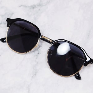 하금테 디자인 선글라스 UV차단 여름휴가 해외여행