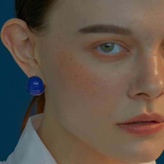 [비올리나] [VIOLLINA] ENAMEL BALL EARRIGNS NAVY