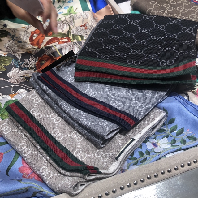 구찌 웹 양면 울 머플러 325806