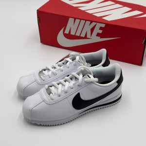 (국내매장판) 나이키 코르테즈 레더 블랙 화이트 GS