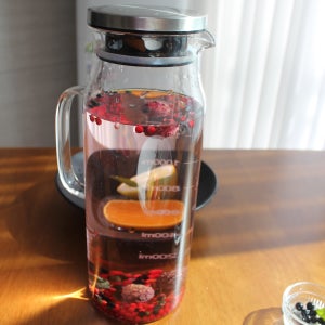 [남다른홈앤키친] 스텐뚜껑 내열유리 물병 1600mL