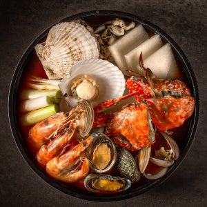 푸짐하게 담은 맛수러움 해물탕 1-2인분 밀키트