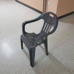 예찬플라스틱 등받이형 팔걸이 의자-야외용 식당 학교 공공기관(럽팸)