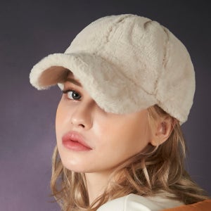 퍼 로고 포인트 볼캡 크림