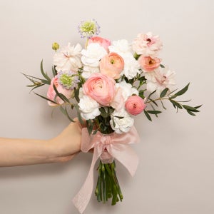 우아한 사랑의 라넌큘러스 꽃다발 / 생화 꽃배달 라넌 러넌 꽃 선물 축하 탄생화 집들이 병문안 부모님 결혼기념일 생신 퇴사 축하 합격